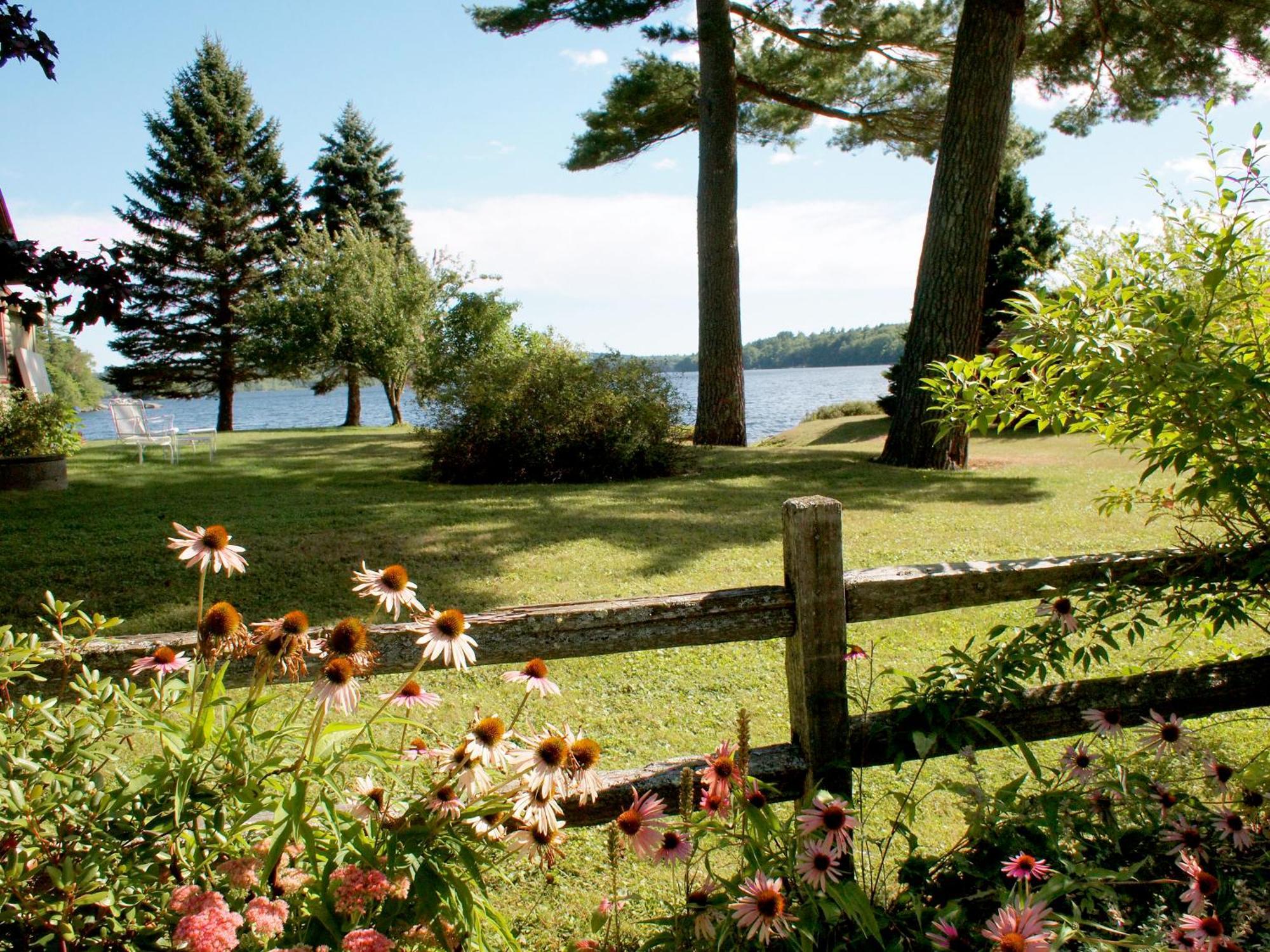 Alamoosook Lakeside Inn Orland المظهر الخارجي الصورة